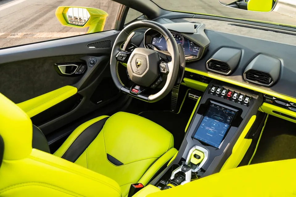 Lamborghini Huracan Evo Spider 2023 for rent in Dubai – photo 7